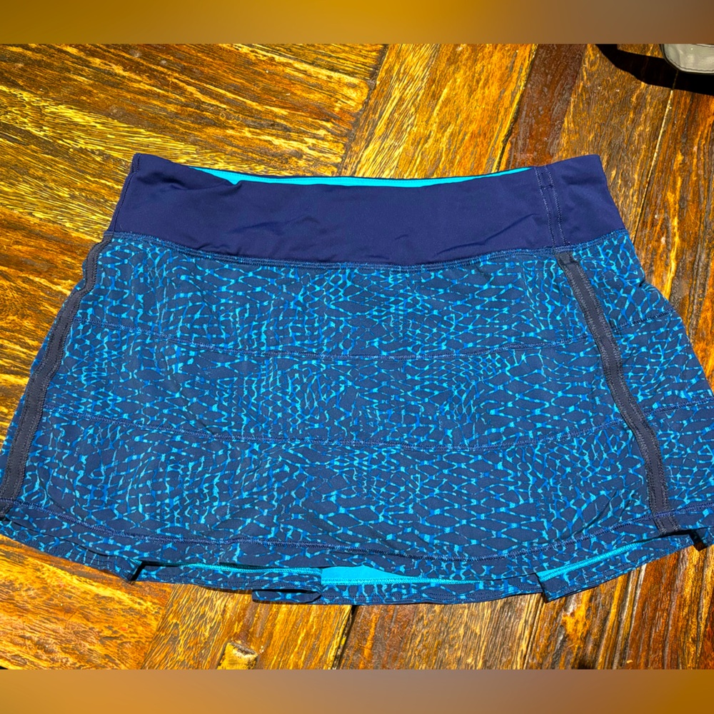 Lululemon Run Pace Rival Skirt in Elegant Samba Snake Kayak Blue Size 8